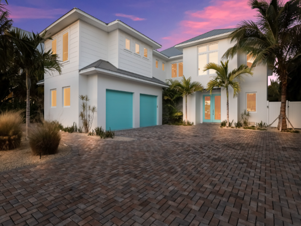 Luxurious Canal-Front Retreat - Perfect for Families